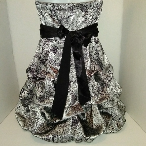 Ruby Rox strapless pickup skirt … - Picture 5 of 6